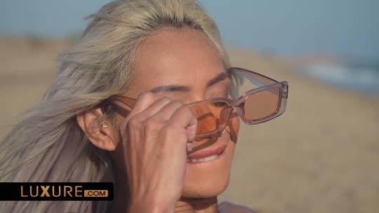 Lesbian · Lesbian seduction by the sea · clip 1